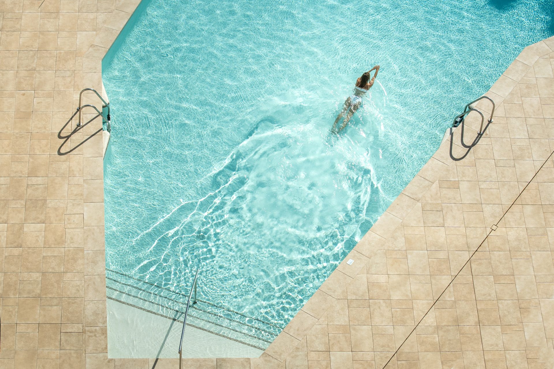 llt_pool_0008